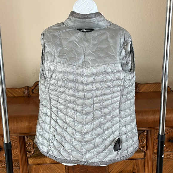 North Face Thermoball Women, Medium, Gray - Picture 6 of 6